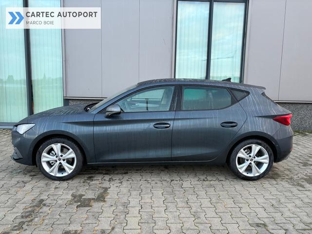 Seat Leon Style 1.5 TSI 115PS, 5 Jahre Garantie, 16" Alu, Climatronic, Parksensoren vorn/hinten, Media System PLUS 10,4"/Bluetooth, Tempomat, Full Digital Cockpit, LED-Scheinwerfer, M-Lederlenkrad, Reserverad, Verkehrszeichenerkennung 