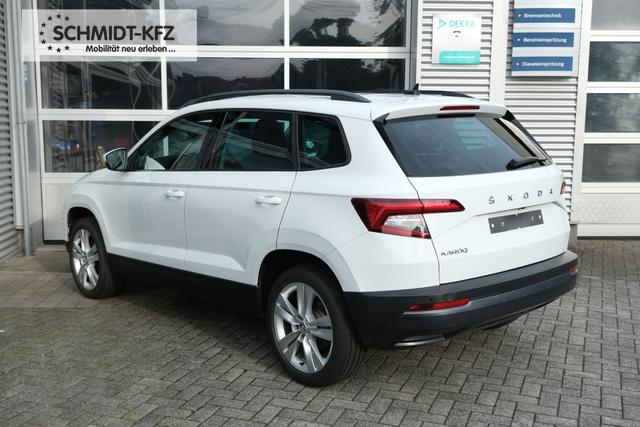 Skoda Karoq 1.5 TSI DSG Style Panodach AHK Navi LED Abstandstempomat 