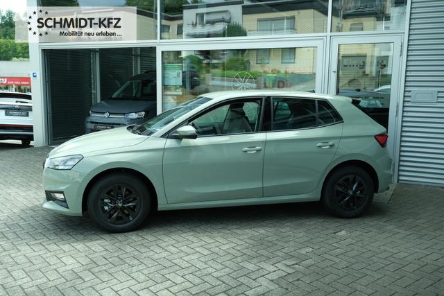 Skoda Fabia Selection 1.0 TSI DSG LED Kamera App-Navi PDC Winterpaket 