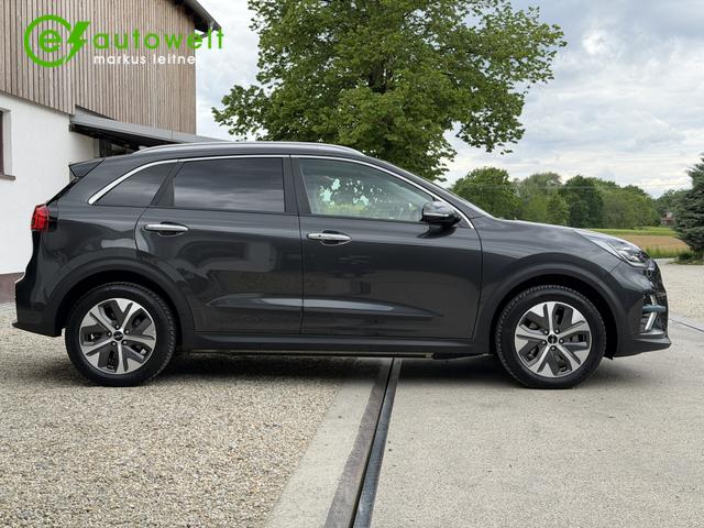 Kia Niro e-Niro Spirit 64kWh Leder-Paket+ 3-Phasen Scheckheft Schiebedach 