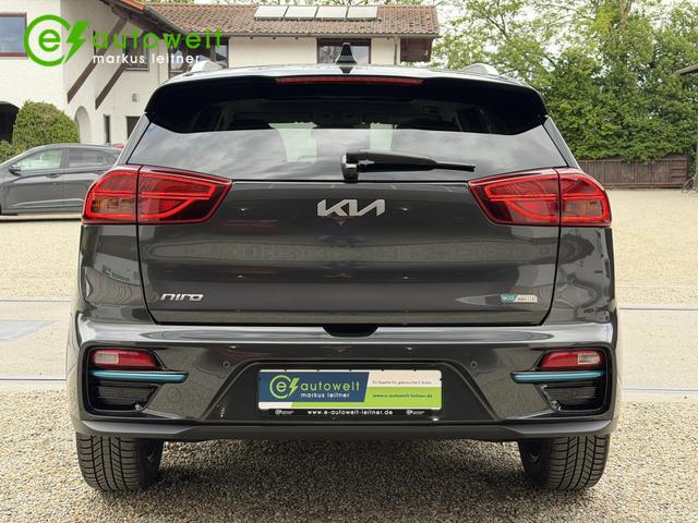 Kia Niro e-Niro Spirit 64kWh Leder-Paket+ 3-Phasen Scheckheft Schiebedach 