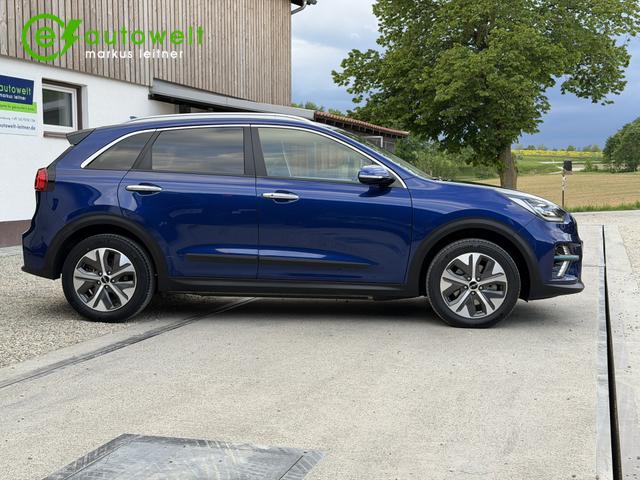 Kia Niro e-Niro Spirit 64 kWh 3phasig LED W&auml;rmepumpe 