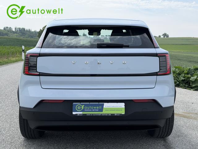 Volvo EX30 69kWh Extended Range AHK ACC RFK Winterpaket 