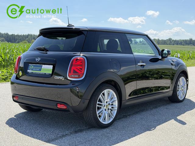 MINI Cooper SE Classic Trim 32,6kWh PDC Driving Assistant 