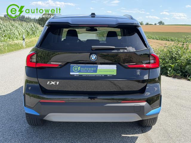 BMW iX1 xDrive30 64,7kWh Premiumpak. Dr.Ass.Plus Sportsitze 