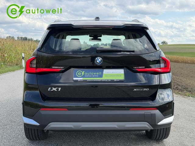 BMW iX1 xDrive30 64,7kWh AHK adapt. LED Komfortzugang RFK 