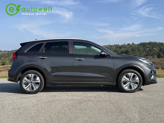 Kia Niro e-Niro Spirit 64kWh Leder-Paket 3-Phasen Scheckheft Schiebedach 