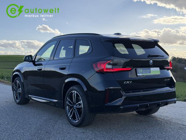 BMW iX1 xDrive30 M Sport AHK Pano Innovationspaket DA Professional 
