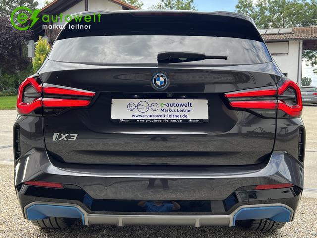 BMW iX3 Impressive Laser AHK Lenkradheizung Edelholz 