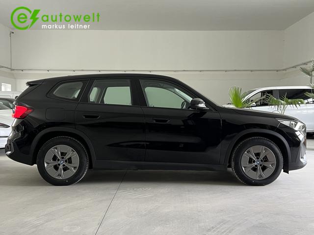 BMW iX1 xDrive30 Innovations-/Komfortpaket HeadUp DAP 