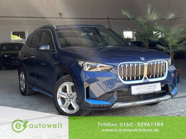 BMW iX1 - xLine xDrive30 Innovation Travel Premium Panoramadach