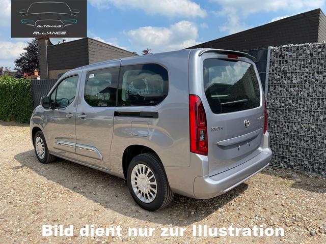 Toyota Proace City Verso Long 1.2P Shuttle Light 