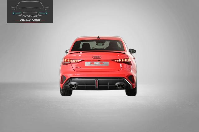 Audi RS3 Limousine 2.5 TFSI 7-Gang S tronic 