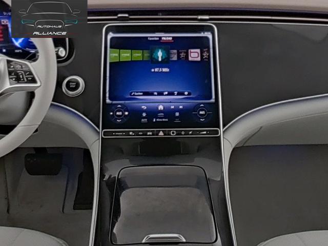 Mercedes-Benz EQE 300 