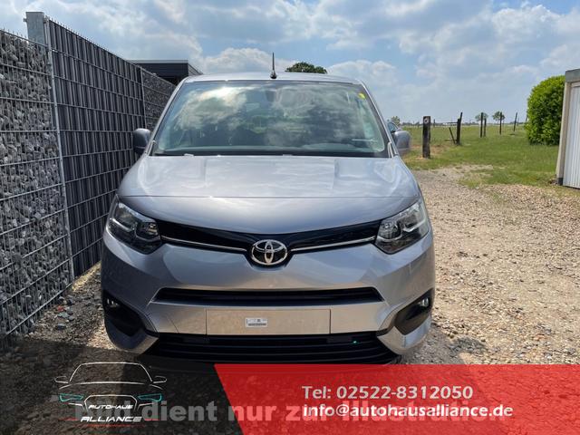 Toyota Proace City - Verso Long 1.2P Shuttle Light