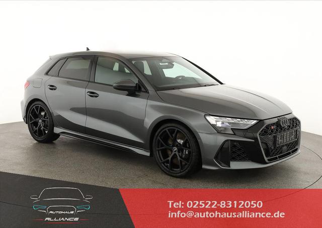 Audi RS3 - 2.5 294 kW TFSI quattro RS 3 Sportback quattro, SONOS, Navi, Kamera, Side, 5 J.-Garantie