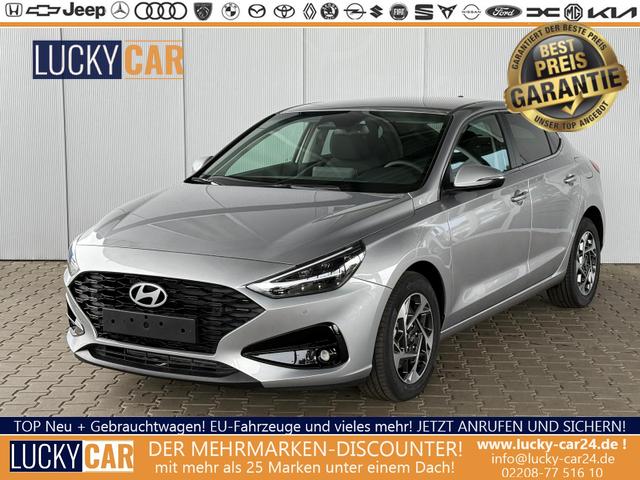 Gebrauchtfahrzeug Hyundai i30 Fastback - 1,5 T-GDi MHEV Life / Navi PDC V.&H.m.Kamera LED m.Kurvenl./ Sitz & Lenkr.Heiz./ Klimaautom./ Alu16 "Frei Haus geliefert, ab der 2. Bestellung"