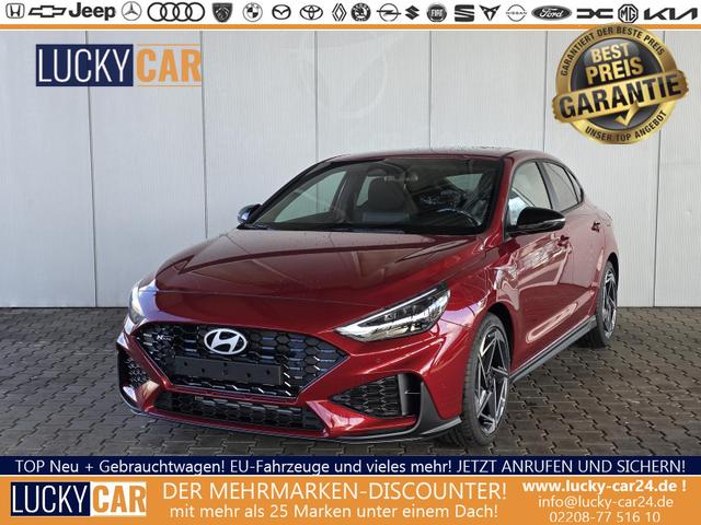 Gebrauchtfahrzeug Hyundai i30 Fastback - N-Line 1.5 T-GDI MHEV 140 PS 7DCT / Navi Tempom. PDC V H m. Kamera Keyless Sitz Lenkr.Heiz./LED Kurvenlicht ALU18