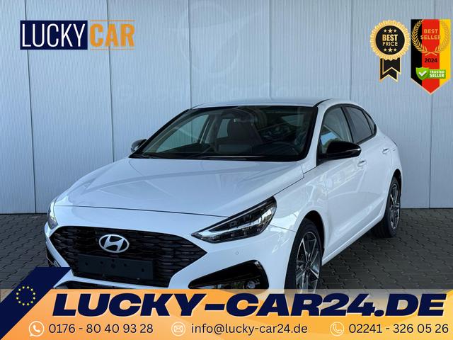 Gebrauchtfahrzeug Hyundai i30 Fastback - 1.5 T-GDi MHEV 7DCT Prime / Navi Einparkhilfe V H mit Kamera Keyless entry & go LED-Scheinw. " Frei Haus geliefert"
