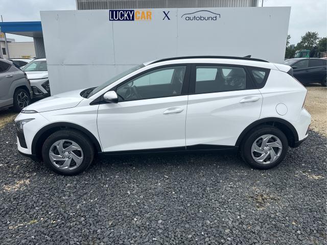 Hyundai / BAYON / Grau / / / 