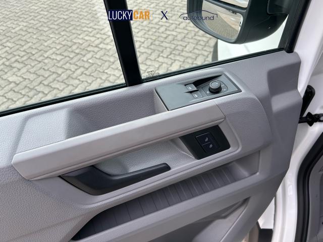 Volkswagen / Crafter Kastenwagen / Weiß / / / 30 2.0 TDI L3H2 / 4 J. Garantie