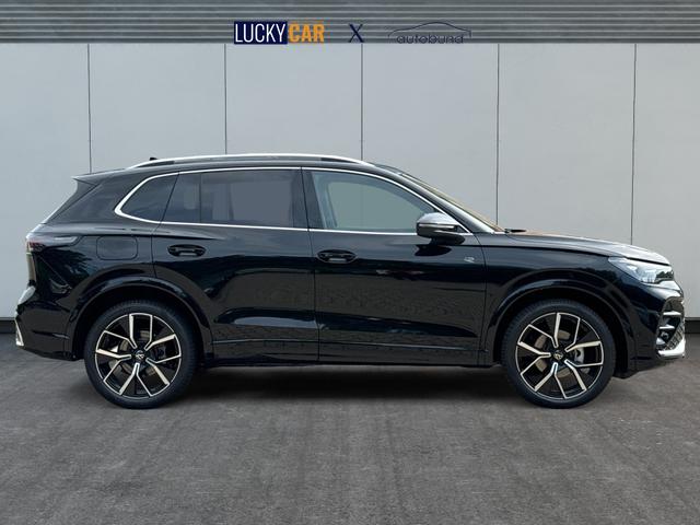 Volkswagen / Tiguan / Schwarz / / / DSG+HARMAN+20 ALU+MATRIX+MASSAGE+ACC+KAMERA