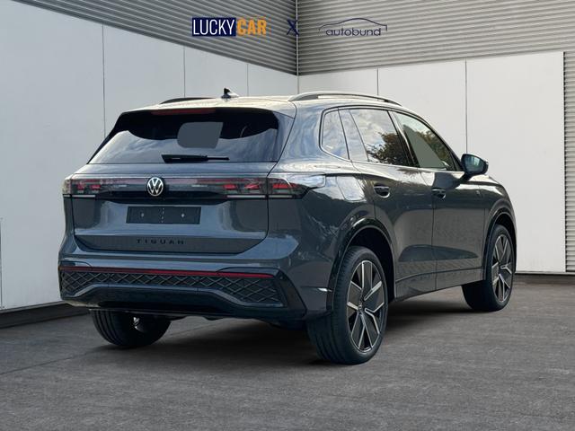 Volkswagen / Tiguan / Grau / / / PANO+HD MATRIX+AHK+NAVI+BLACK STYLE+20 LM+ACC