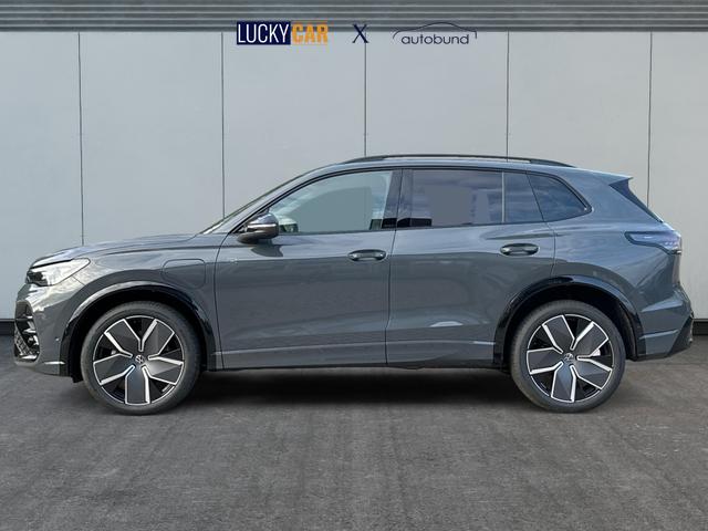 Volkswagen / Tiguan / Grau / / / PANO+HD MATRIX+AHK+NAVI+BLACK STYLE+20 LM+ACC