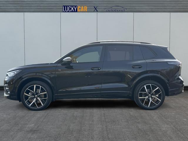 Volkswagen / Tiguan / Schwarz / / / 4x4 AHK+PANO+STANDHZG+20 ALU+eHK