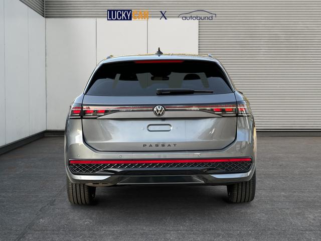 Volkswagen / Passat Variant / Grau / / / AHK+PANO+NAVI+Head-UP+Matrix-LED+ACC