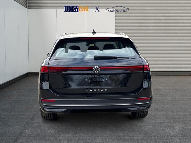 Volkswagen / Passat Variant / Schwarz / / / DSG+AHK+MASSAGE+NAVI+ACC+KAMERA+LED+17 ALU