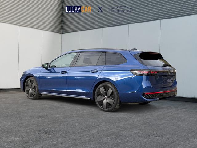 Volkswagen / Passat Variant / Blau / / / 4WD+BLACK+PANO+AHK+DCC+MATRIX+HARMAN