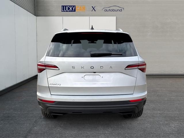 Skoda / Karoq / Silber / / / AHK+KAMERA+EL. HECKKL.+SHZ+ACC+KESSY+18''ALU