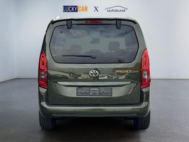 Toyota Proase Citty Lounge VIP Pano aussen bilder
