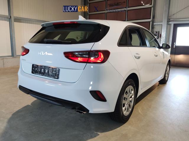 Kia / Ceed Sportswagon / Weiß / / / 