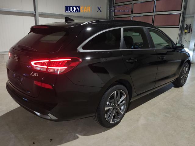 Hyundai / i30 Kombi / Schwarz / / / , Beispielbilder, ggf. teilweise mit Sonderausstattung