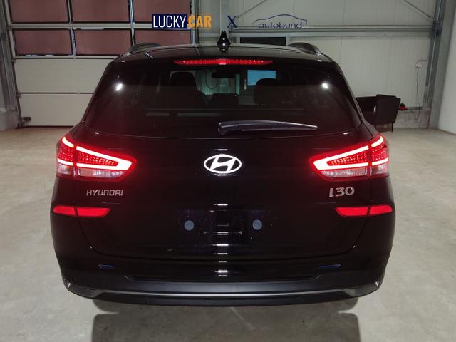 Hyundai / i30 Kombi / Schwarz / / / , Beispielbilder, ggf. teilweise mit Sonderausstattung