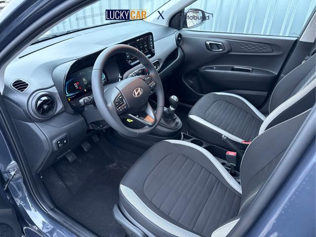 Hyundai / i10 / Grau / / / 