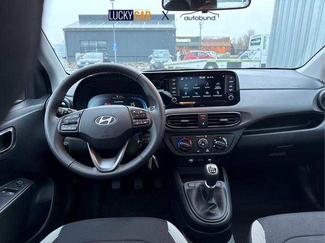 Hyundai / i10 / Grau / / / 