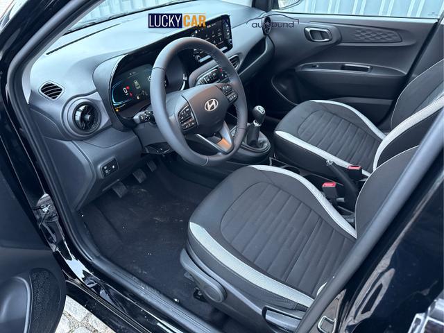 Hyundai / i10 / Schwarz / / / 