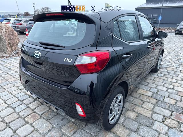 Hyundai / i10 / Schwarz / / / 
