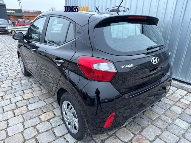 Hyundai / i10 / Schwarz / / / 