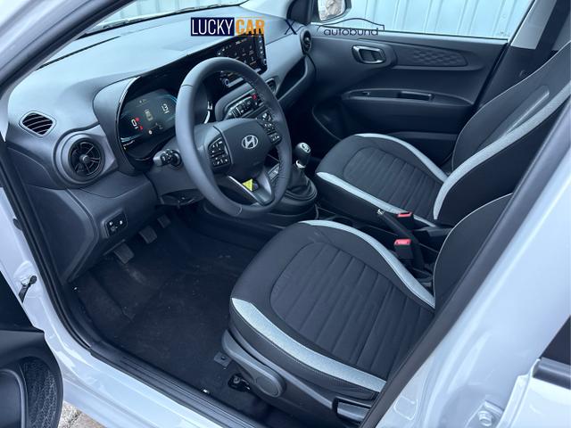 Hyundai / i10 / Silber / / / 