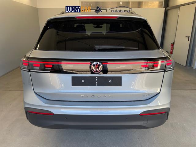 Volkswagen / Tiguan / Silber / / / 150PS DSG IQ.Light