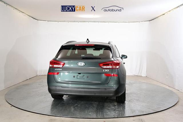 Hyundai i30 Kombi Family 1.5 T-GDI 7-Gang-DSG 