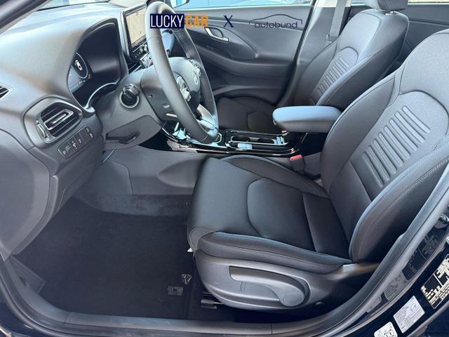 Hyundai i30 Fastback Prime 1.5 T-GDi mHev 7DCT / Navi PDC V&H + Kamera Keyless entry & GO LED *Frei Haus geliefert* 