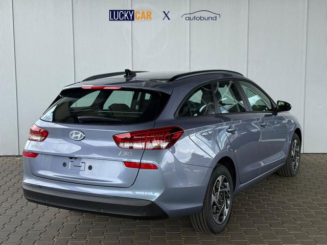 Hyundai i30 Kombi Smart 1.5 GDI / Navi PDC V.&H + Kamera LED Tempomat Alu 16" 