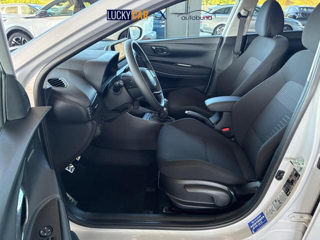 Hyundai BAYON Premium 1.2 MPI / Navi Sitz + Lenkradheizung Rückfahrkamera Tempomat Klimaautomatik Alu 16" 