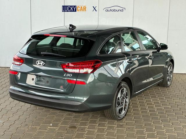 Hyundai i30 Kombi Comfort 1.5 GDi / LED Navi PDC V&H + Kamera Tempomat Carplay Alu 16" 