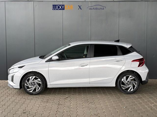 Hyundai i20 Pure 1.2 MPI / Navi PDC Hinten + Kamera Abgedunkelte Scheiben Tempomat Alu 16" 